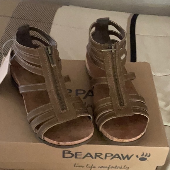 BearPaw Shoes - NWT Bearpaw sandals 6W